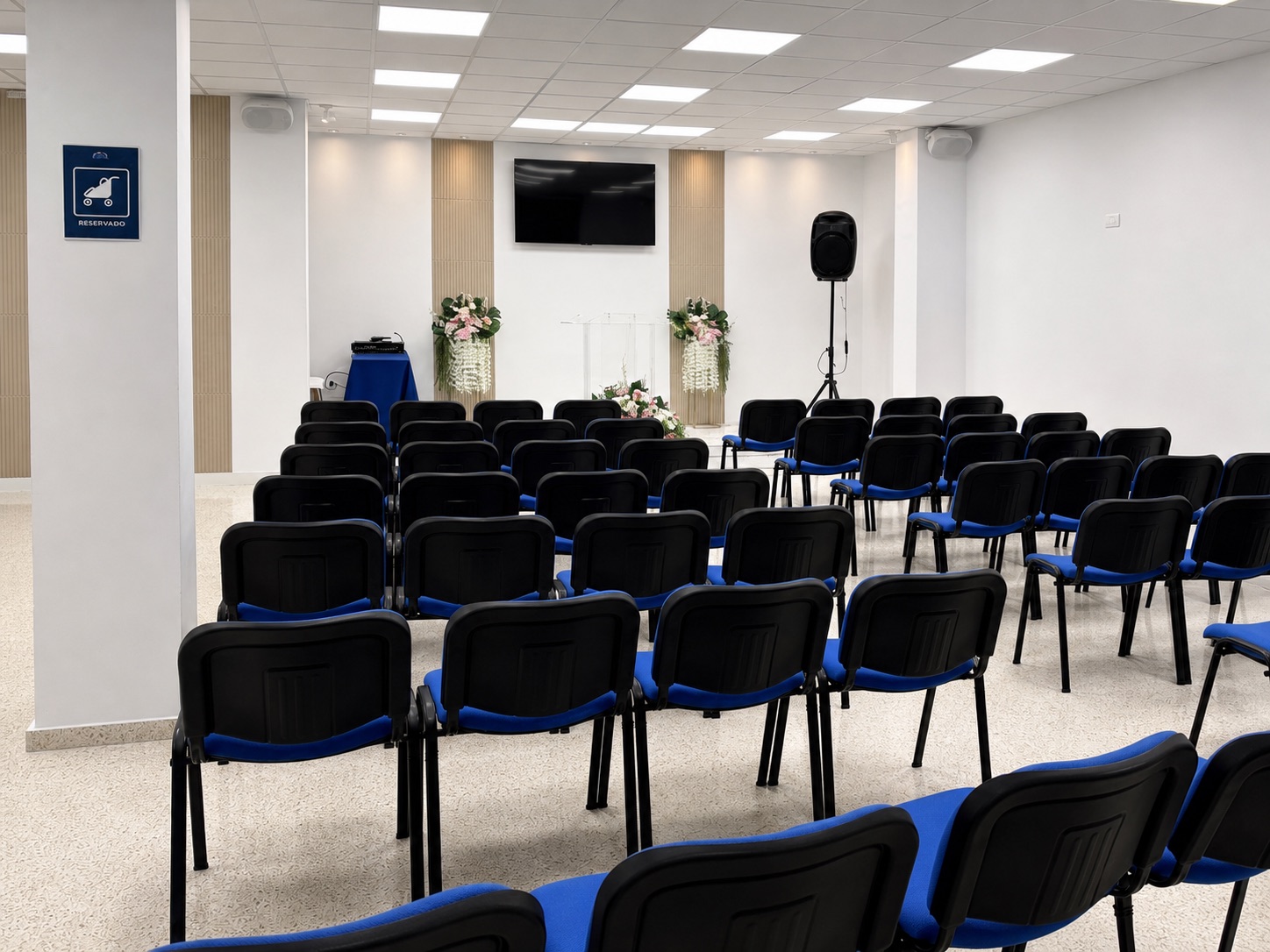 Vista lateral de la sala de eventos del Centro de Negocios Elda-Petrer